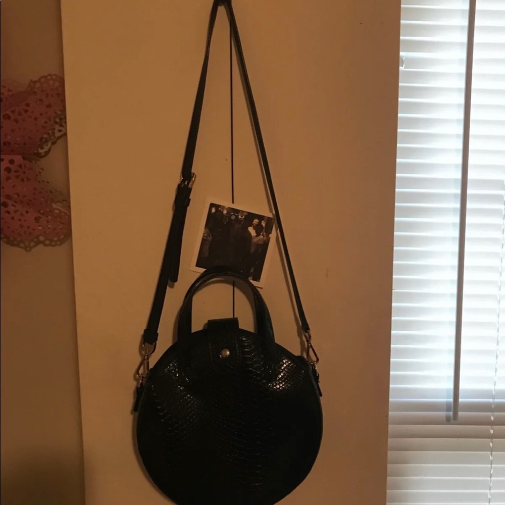 Black circle purse